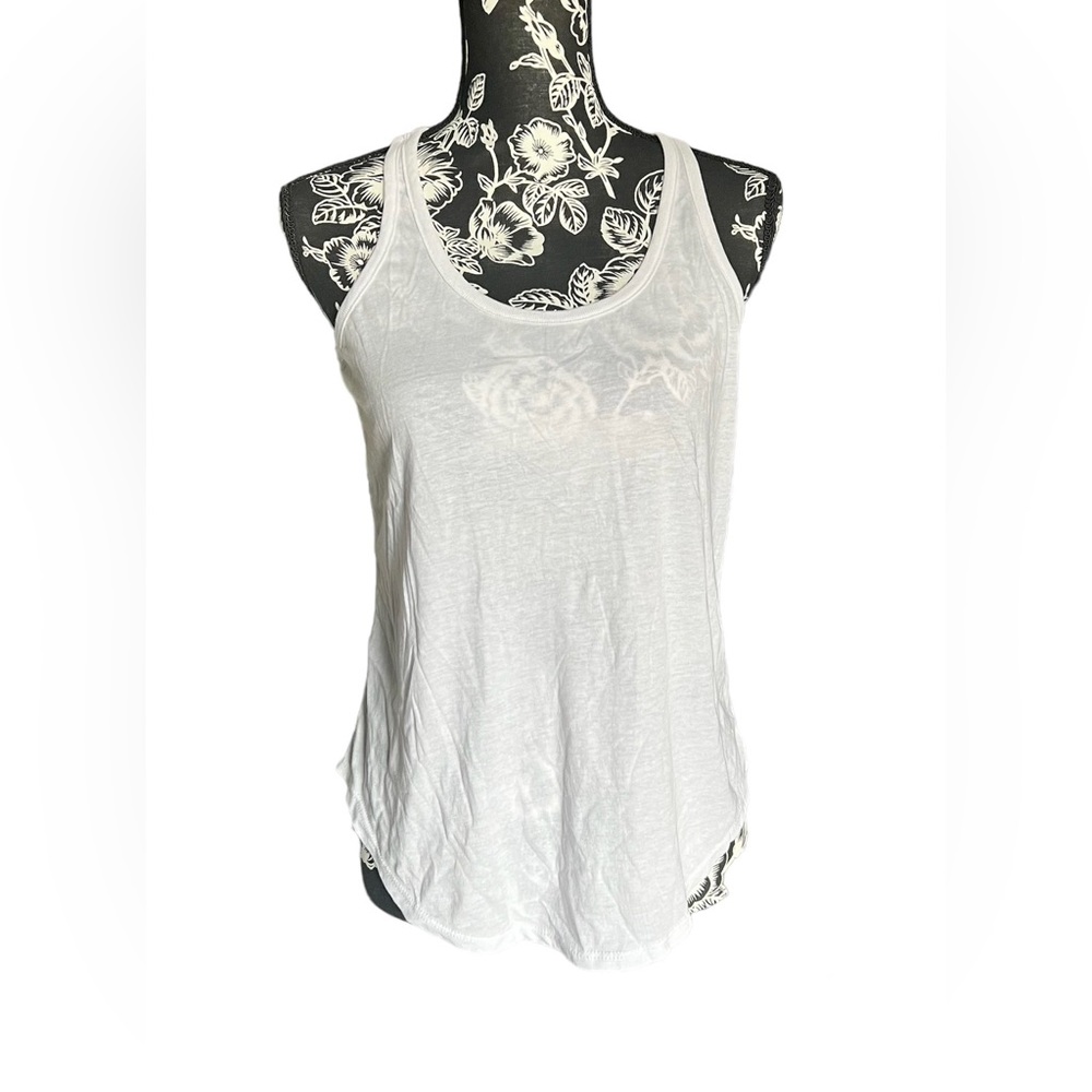 Chaser women’s top size M NWT